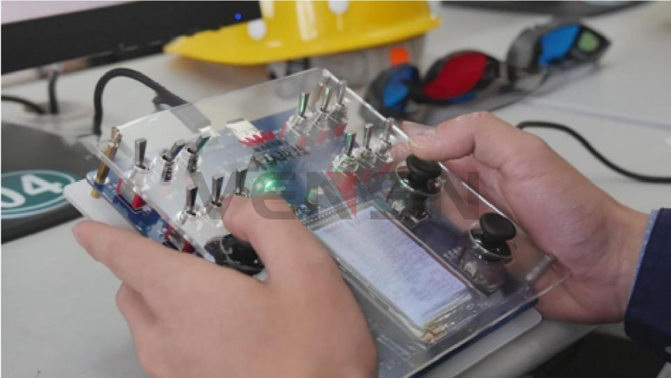 VSP-D96型风电机组虚拟控制手持操作终端